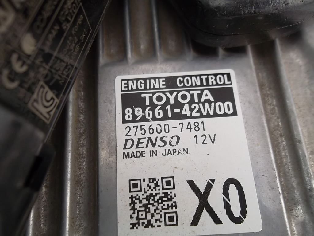 2016-2018 Toyota RAV4 Engine Computer ECU w/Key 89661-42W00