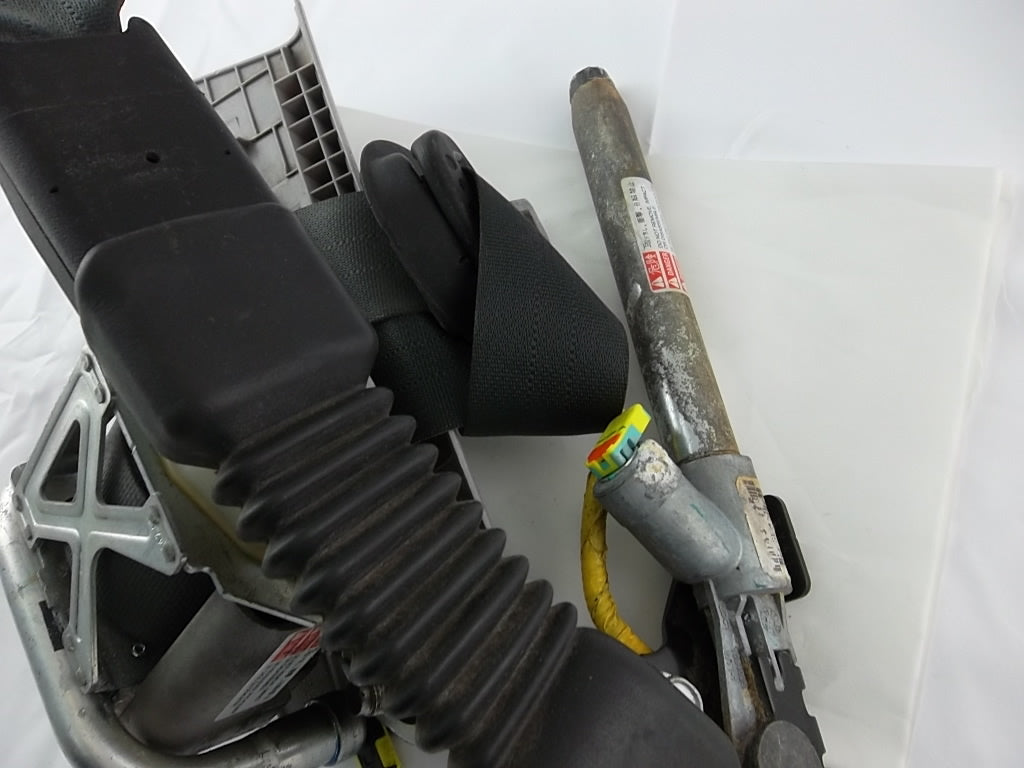 2014-2015 Hyundai Elantra Front Seat Belt Assembly Left Driver 88810-3Y000