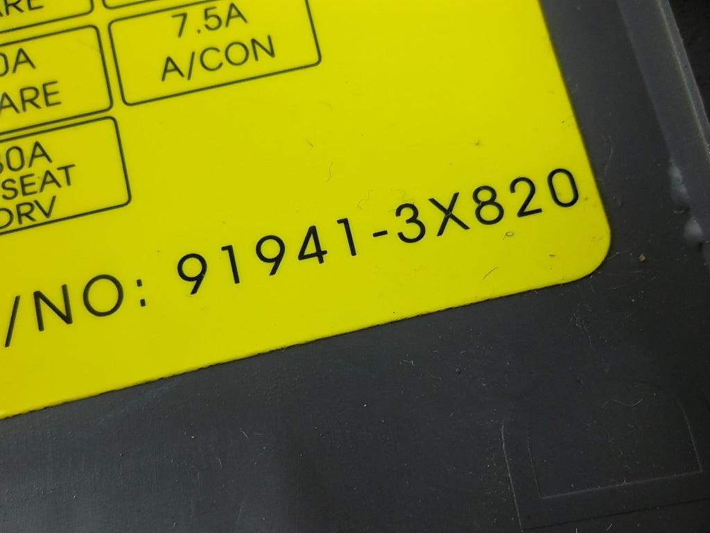 2011-2016 Hyundai Elantra Dash Fuse Box Cover 84752-SJ3Y0