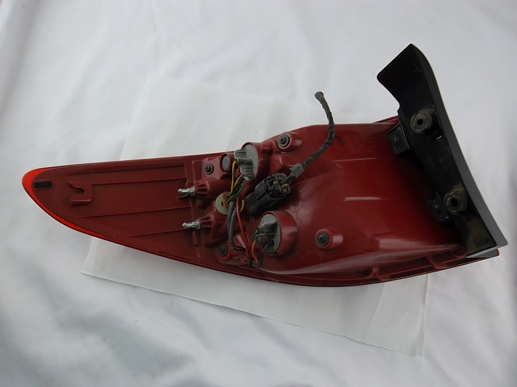 2016-2019 Hyundai Santa Fe Lamp Assembly Tail Light Passenger  92402-B8530