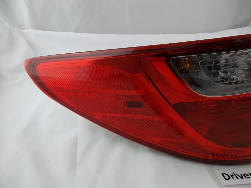 2016-2019 Hyundai Santa Fe Lamp Assembly Tail Light Driver 92401-B8530