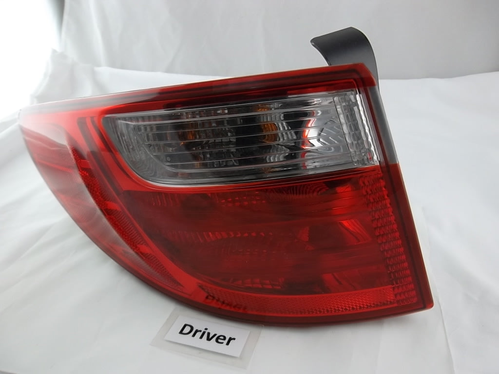 2016-2019 Hyundai Santa Fe Lamp Assembly Tail Light Driver 92401-B8530