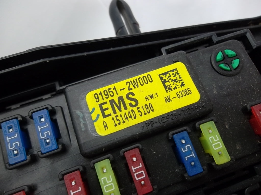 2013-2016 Hyundai Santa Fe Engine Fuse Box 91210-B8561