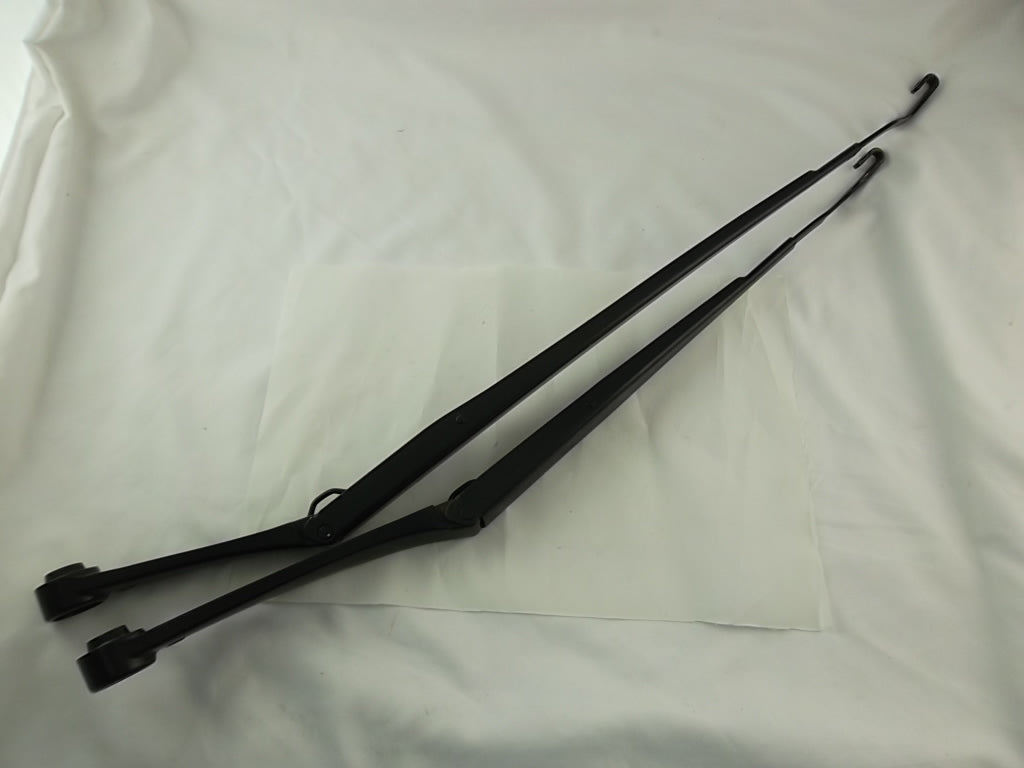 2013-2019 Hyundai Santa Fe Windshield Wiper Arm Assembly Set