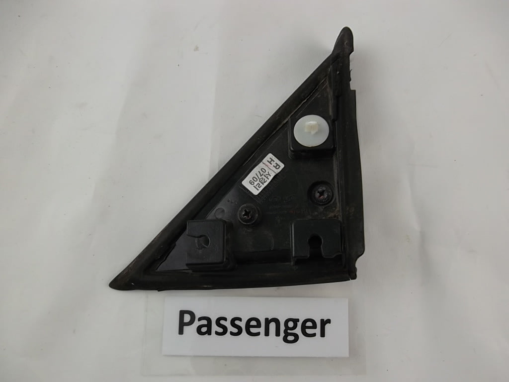 2013-2019 Hyundai Santa Fe Fender Trim Molding Passenger 86190-2W000