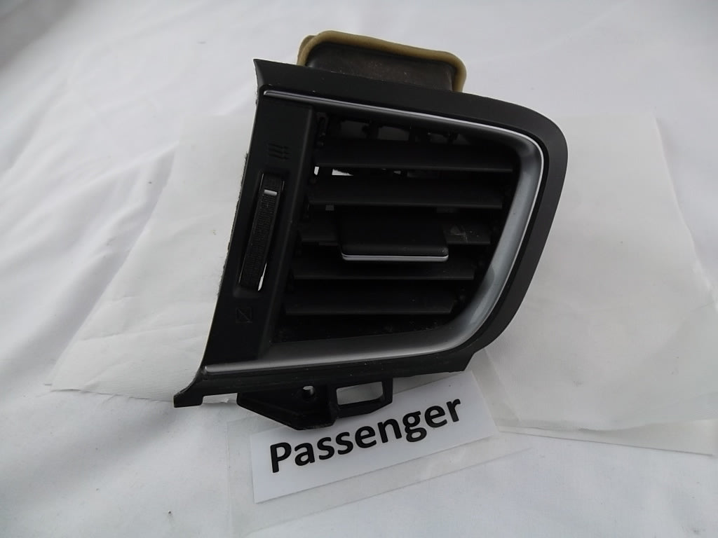 2017-2022 Honda CR-V Dash Panel Air Vent OUTER Passenger