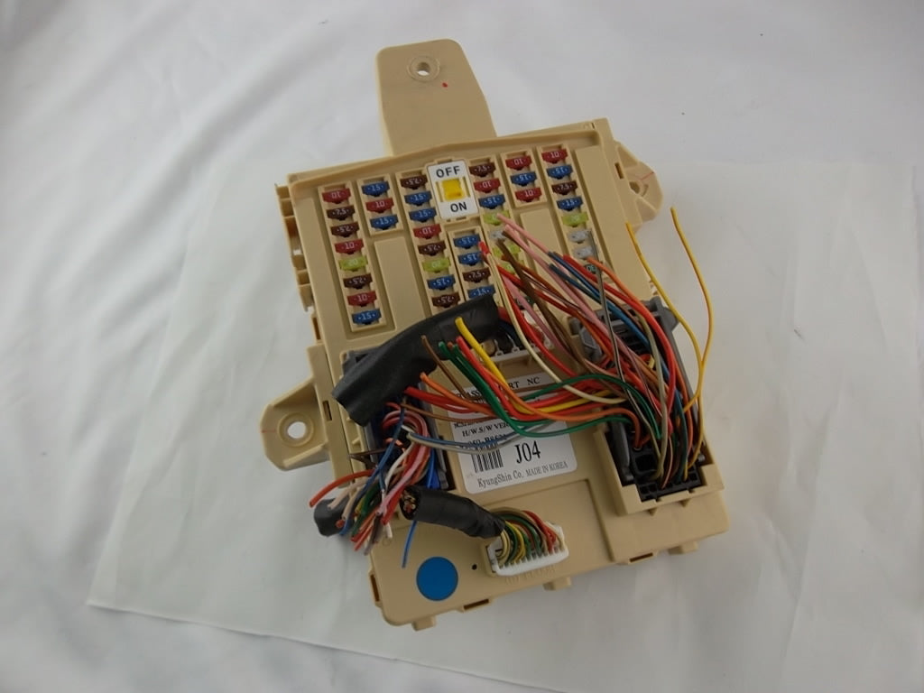 2013-2015 Hyundai Santa Fe Instrument Panel Junction Box Assembly 91950-B8521