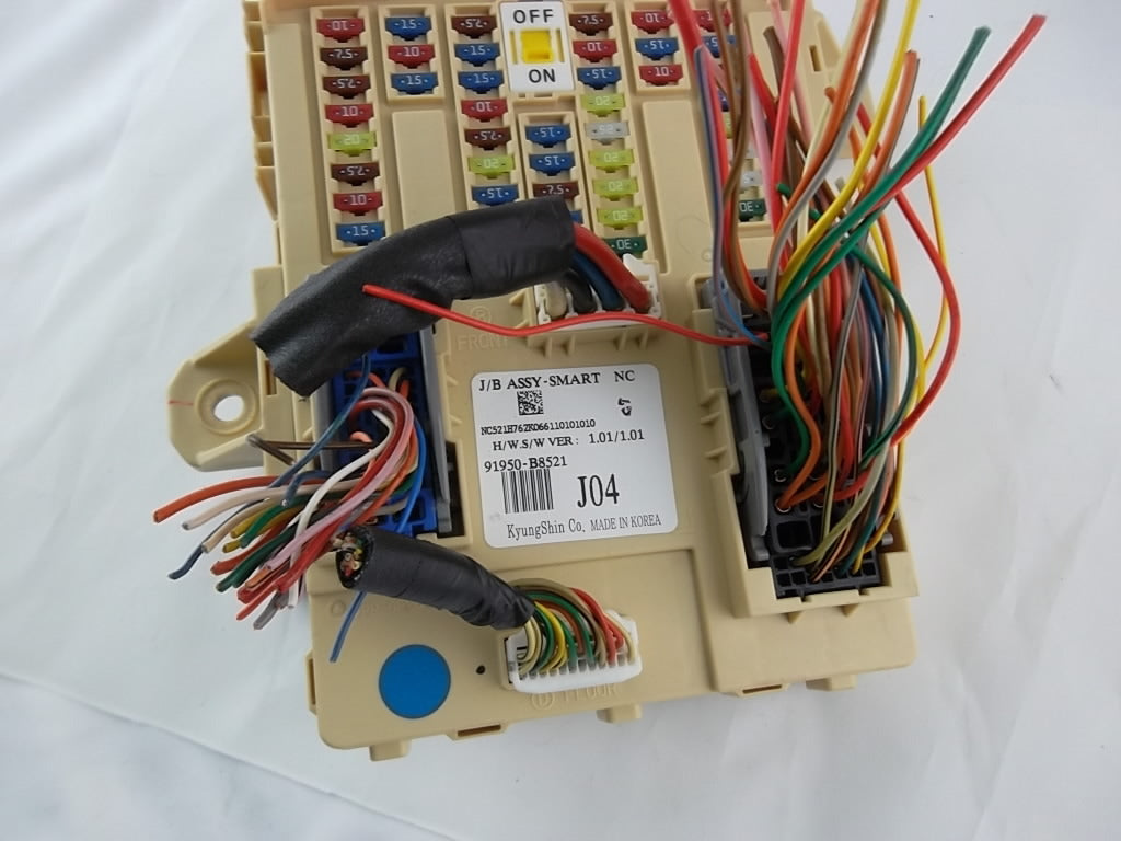2013-2015 Hyundai Santa Fe Instrument Panel Junction Box Assembly 91950-B8521