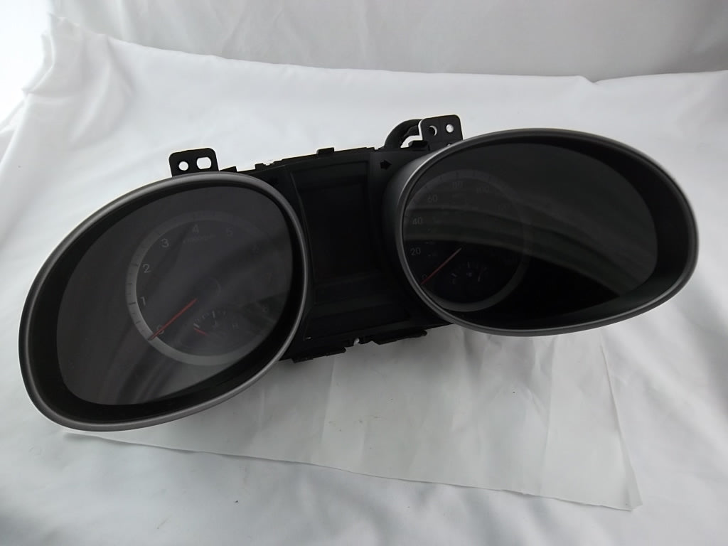 2013-2015 Hyundai Santa Fe Speedometer Instrument Cluster 94001-B8240