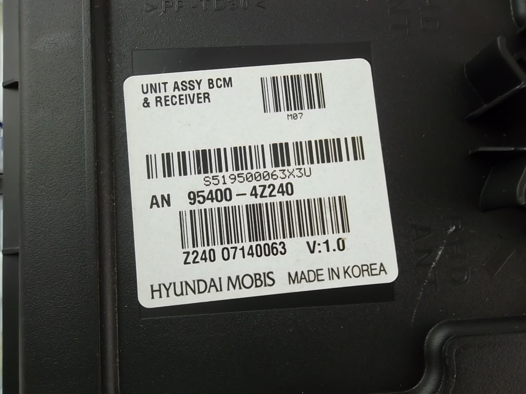 2013-2015 Hyundai Santa Fe Brake Control Module And Receiver Unit 95400-4Z240
