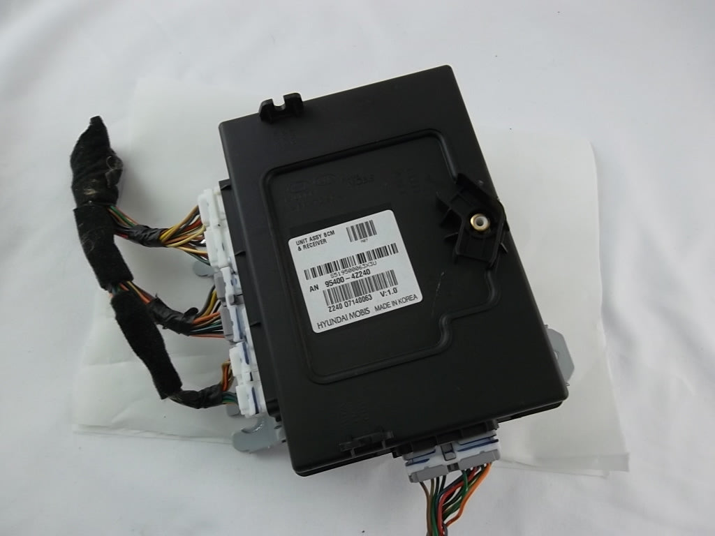 2013-2015 Hyundai Santa Fe Brake Control Module And Receiver Unit 95400-4Z240
