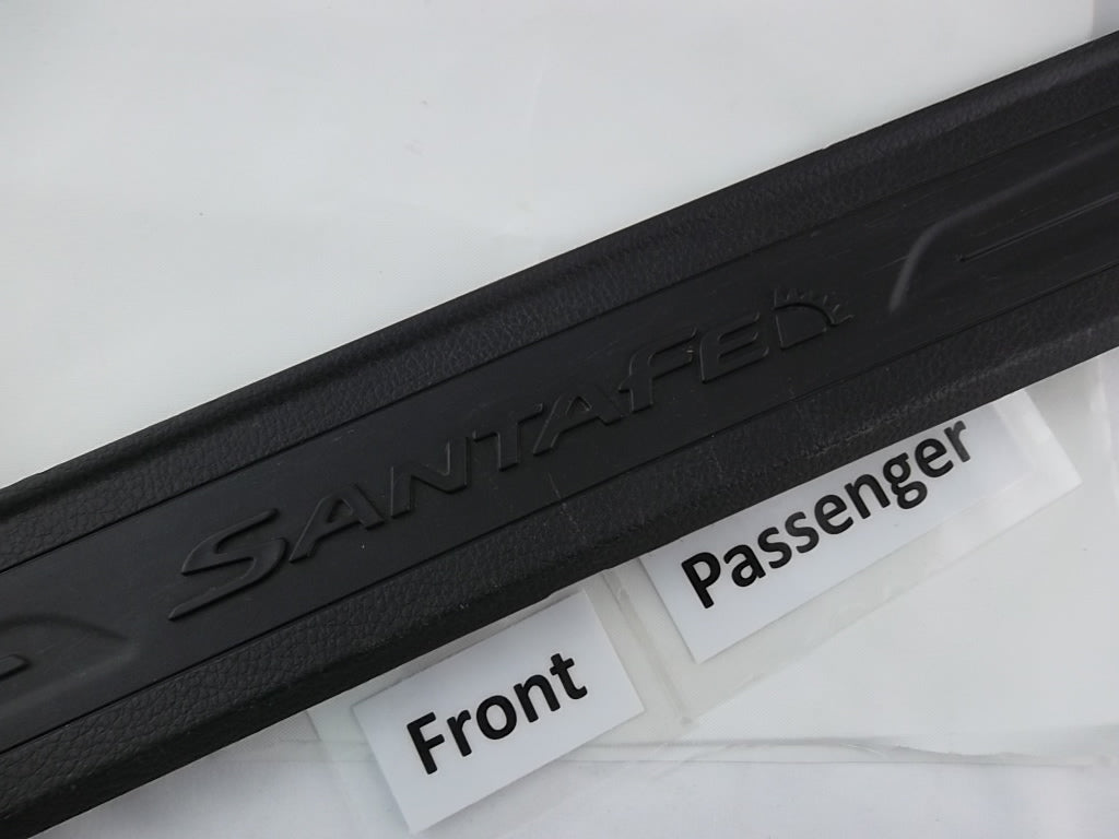 2013-2019 Hyundai Santa Fe Unit Trim Front Step Plate Passenger  85883-B8000