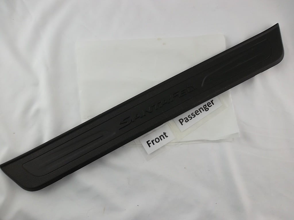 2013-2019 Hyundai Santa Fe Unit Trim Front Step Plate Passenger  85883-B8000