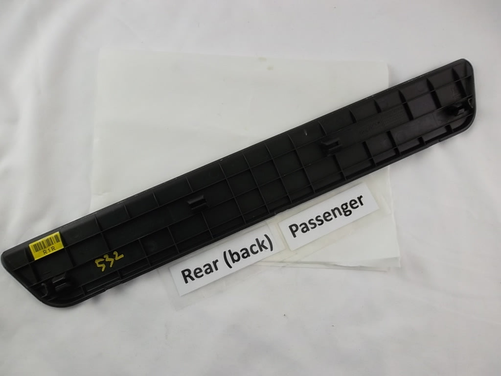 2013-2019 Hyundai Santa Fe Unit Trim Rear Step Plate Passenger 85888-B8000