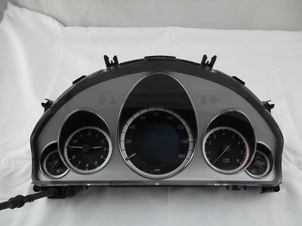 2013-2014 Mercedes Benz E350 Speedometer Instrument Cluster 212-900-17-14