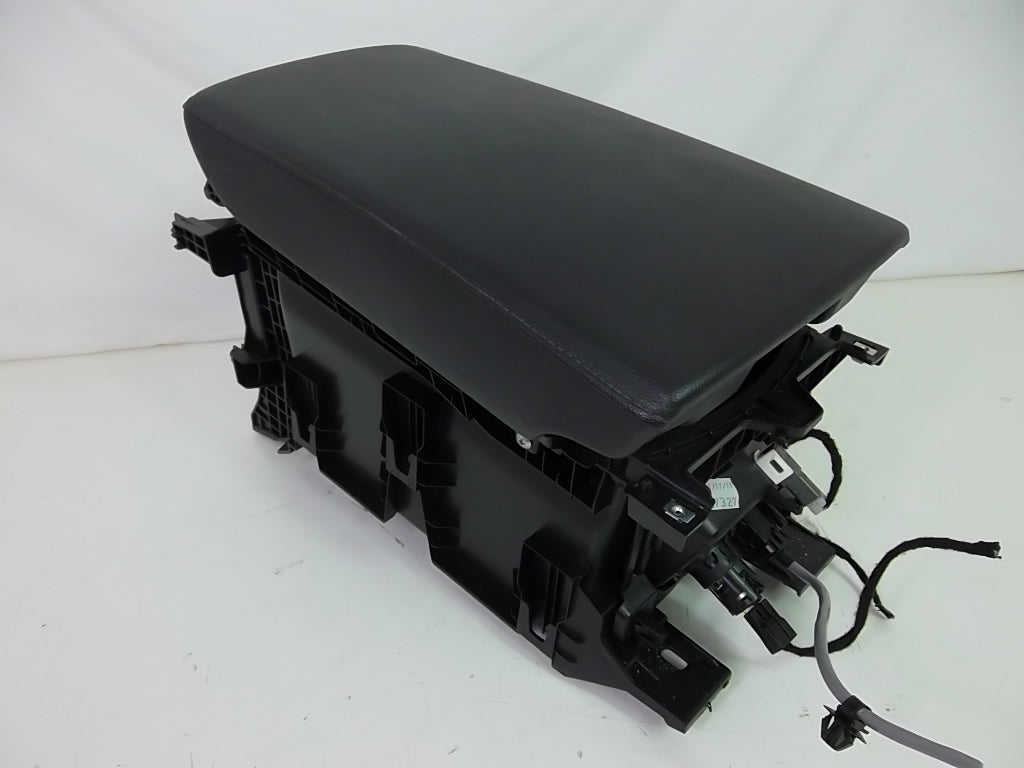 2018-2022 Honda Accord Sedan Center Console Storage Compartment Armrest 83450-TVA-A31