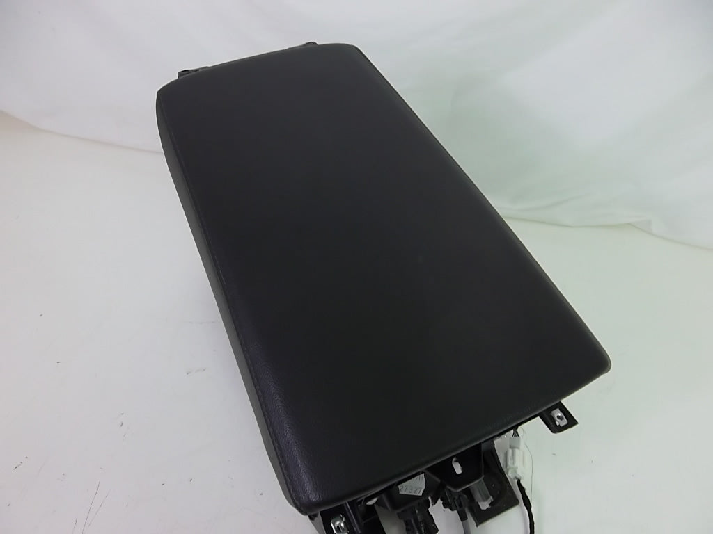 2018-2022 Honda Accord Sedan Center Console Storage Compartment Armrest 83450-TVA-A31