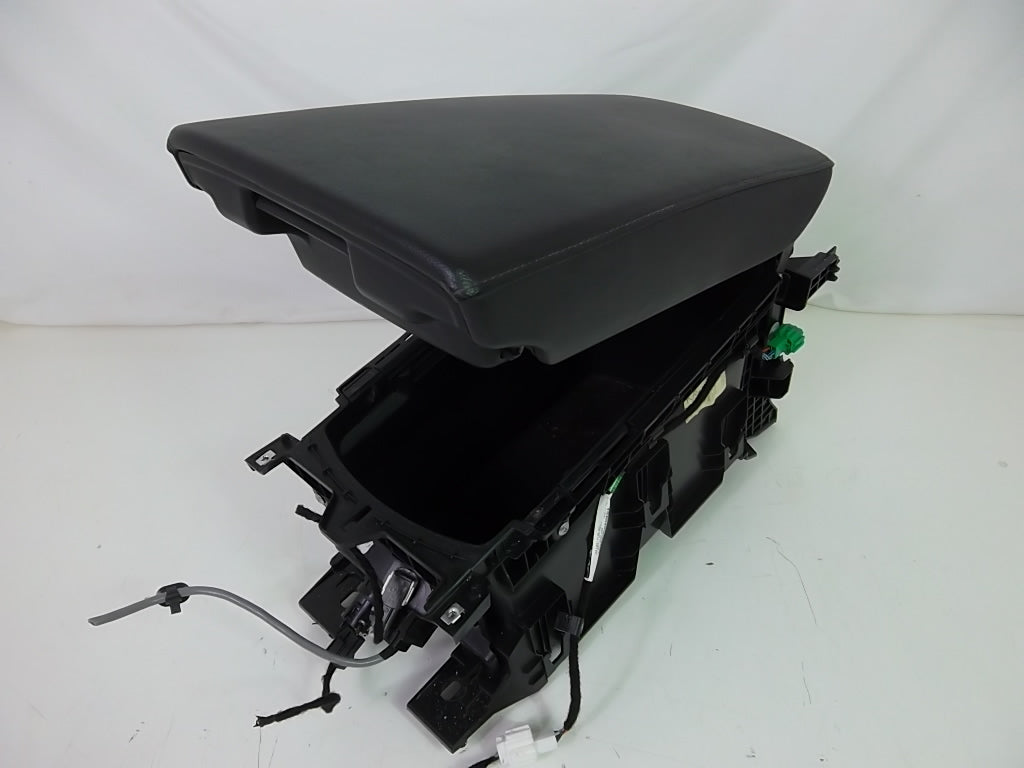 2018-2022 Honda Accord Sedan Center Console Storage Compartment Armrest 83450-TVA-A31