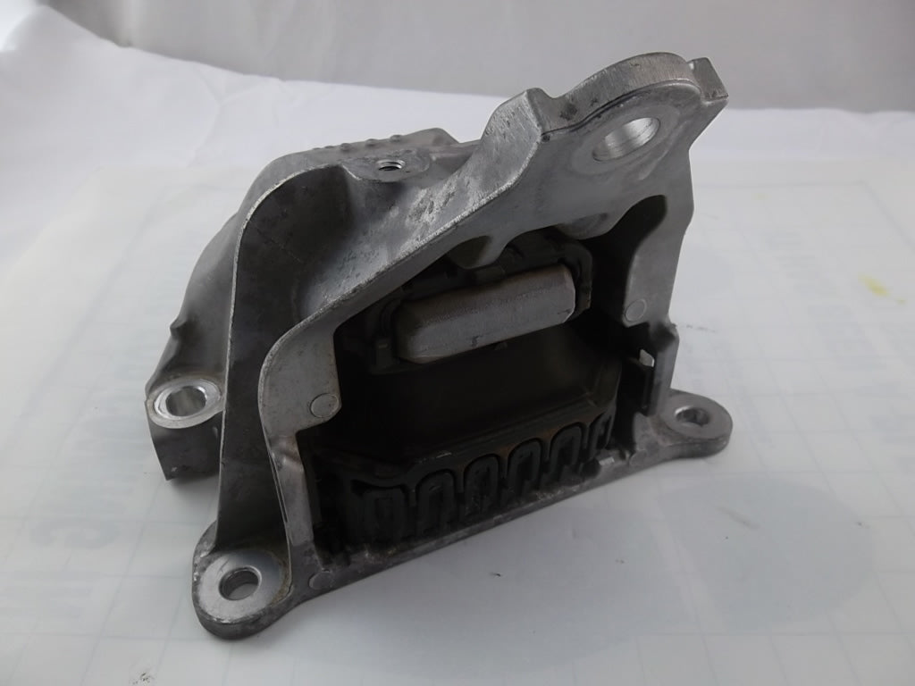 2018-2020 Honda Accord Sedan Rubber Assembly Transmission Mount 50850-TVC-A32
