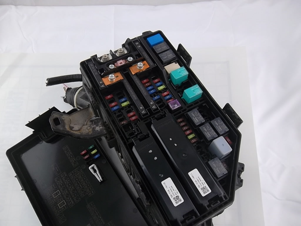 2018-2020 Honda Accord Sedan Engine Fuse Box