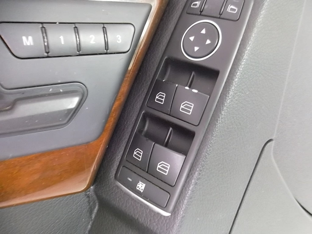 2010-2015 Mercedes Benz GLK350 Front Door Trim Panel Driver 204-720-63-00
