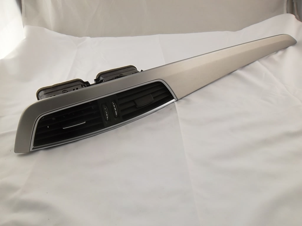 2012-2014 Mercedes Benz C300 Center Dashboard Dash Vent Trim Molding Bezel
