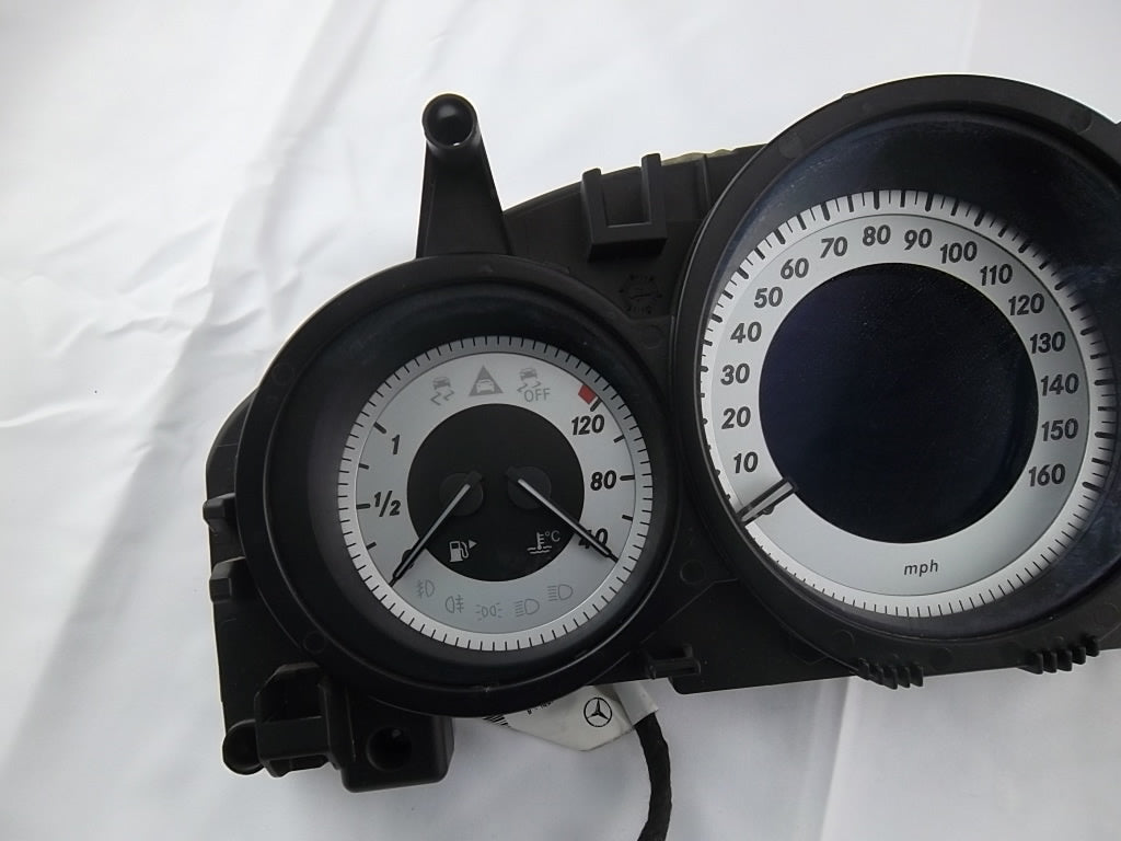 2012-2014 Mercedes Benz C300 Speedometer Instrument Cluster 204-900-43-09