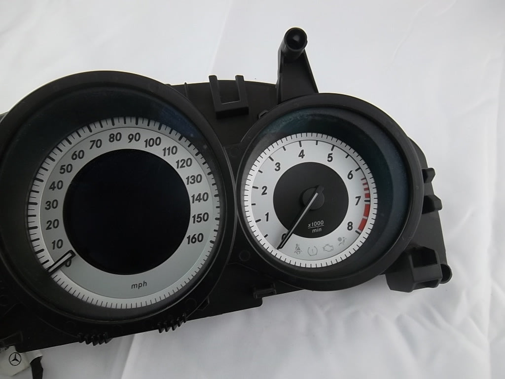 2012-2014 Mercedes Benz C300 Speedometer Instrument Cluster 204-900-43-09
