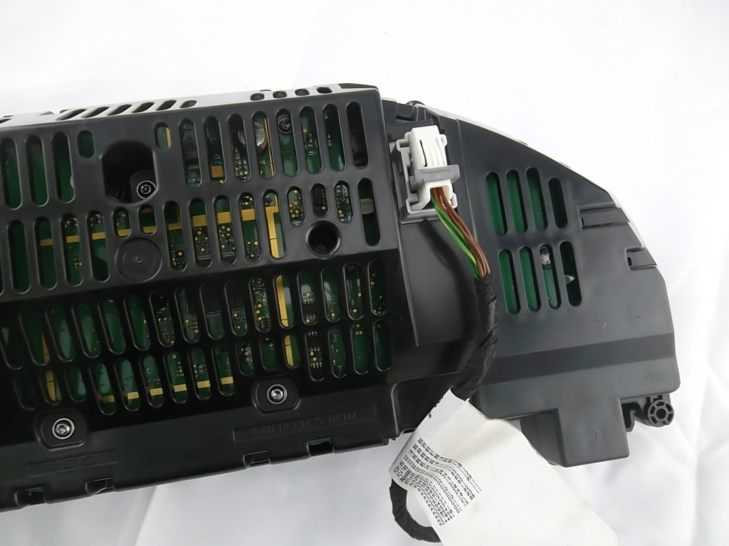 2012-2014 Mercedes Benz C300 Speedometer Instrument Cluster 204-900-43-09