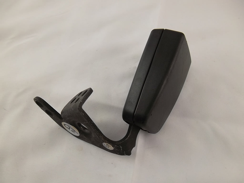 2008-2014 Mercedes Benz C300 Rear Left Seat Belt Buckle 204-860-27-69