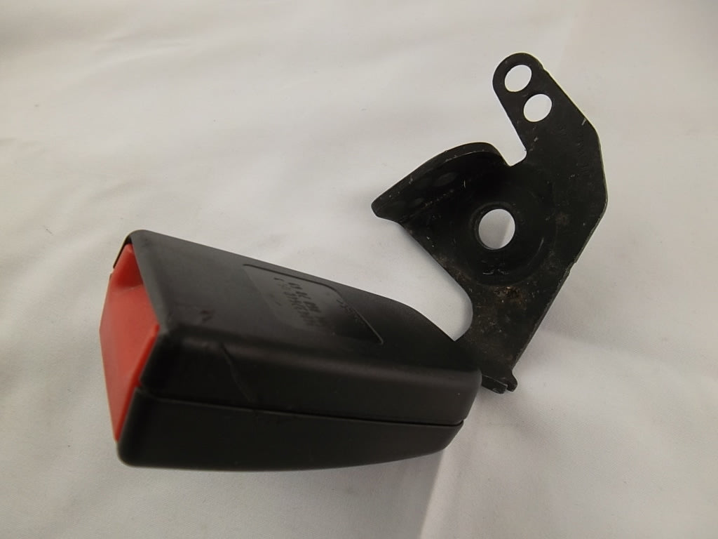2008-2014 Mercedes Benz C300 Rear Left Seat Belt Buckle 204-860-27-69