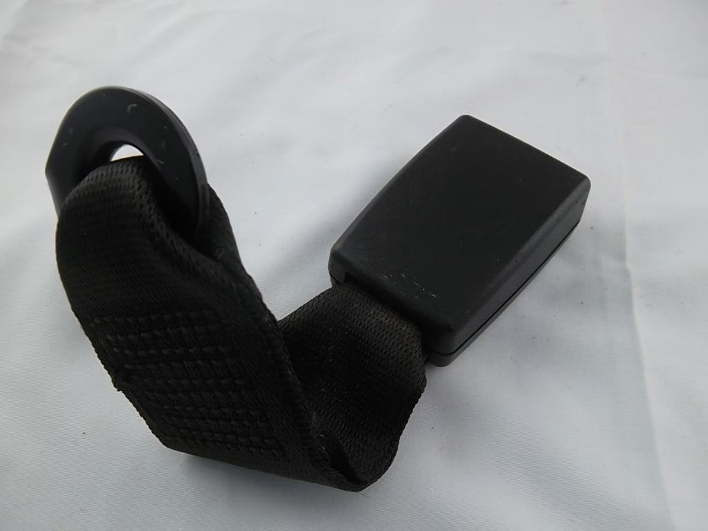 2008-2014 Mercedes Benz C300 Rear Center Seat Belt Buckle 204-860-28-69