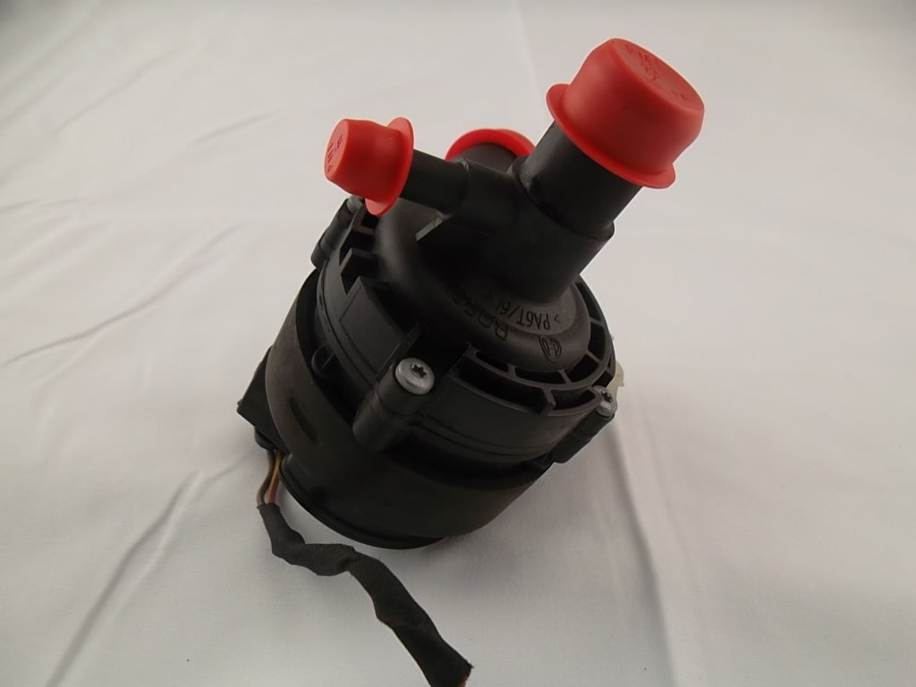 2008-2014 Mercedes Benz C300 auxiliary cooling water pump 204-835-02-64