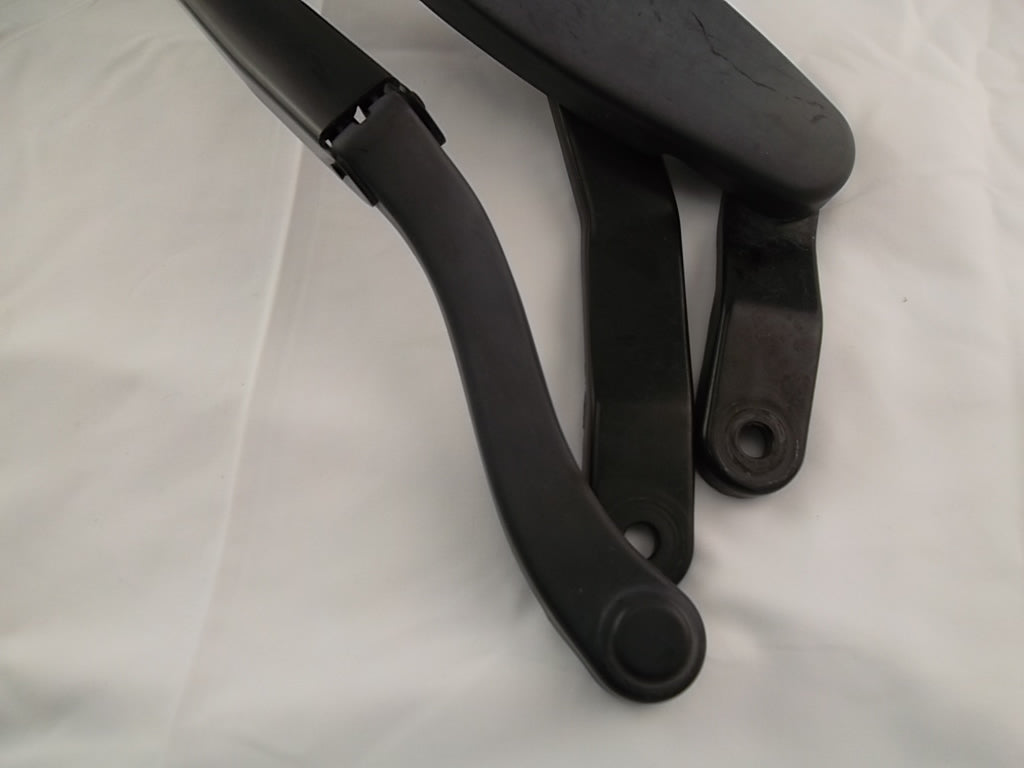 2008-2014 Mercedes Benz C300 Windshield Wiper Arm 204-820-19-44
