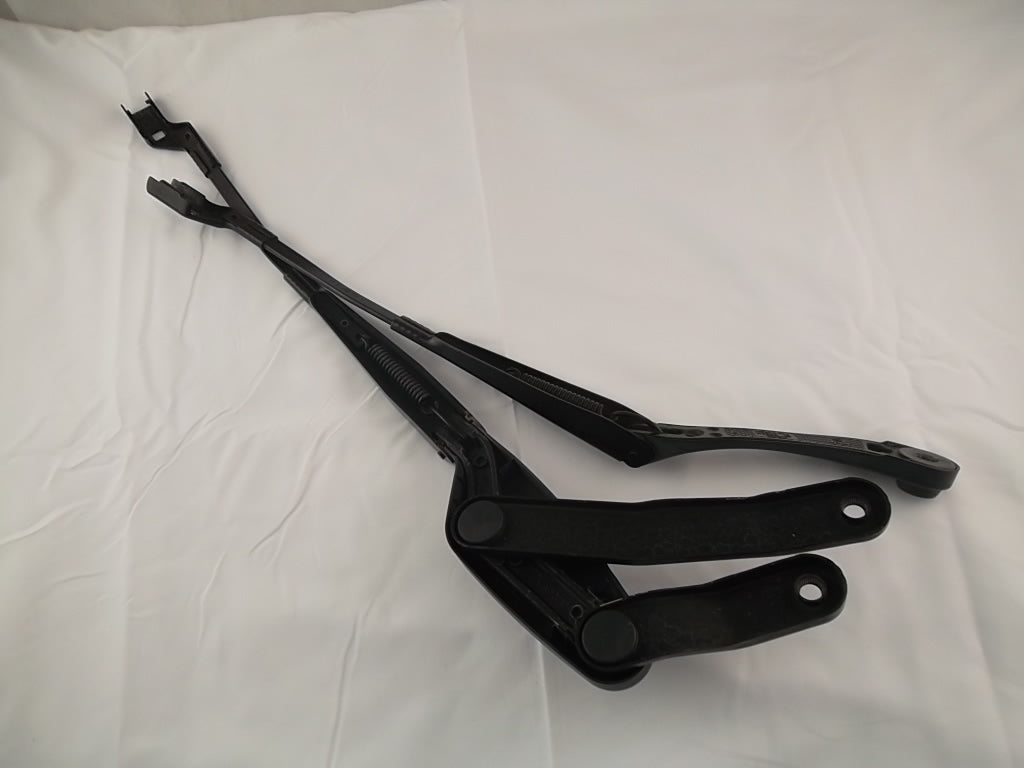 2008-2014 Mercedes Benz C300 Windshield Wiper Arm 204-820-19-44