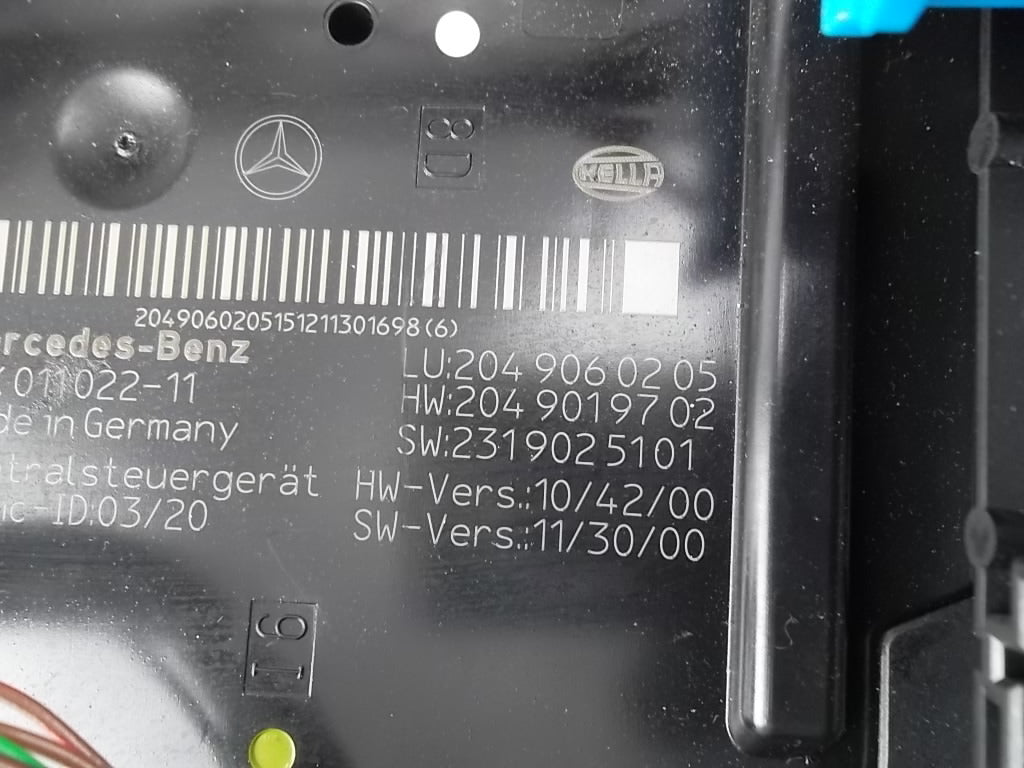 2012-2014 Mercedes Benz C300 SAM Fuse Relay Box Control Rear 204-906-02-05