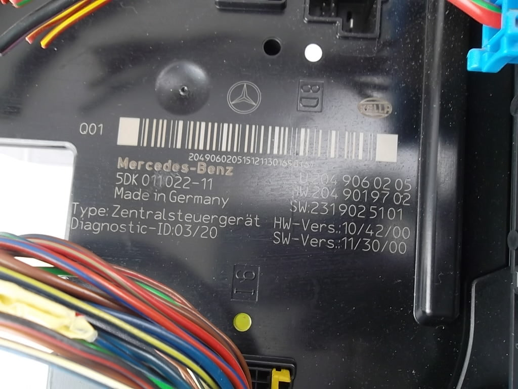 2012-2014 Mercedes Benz C300 SAM Fuse Relay Box Control Rear 204-906-02-05