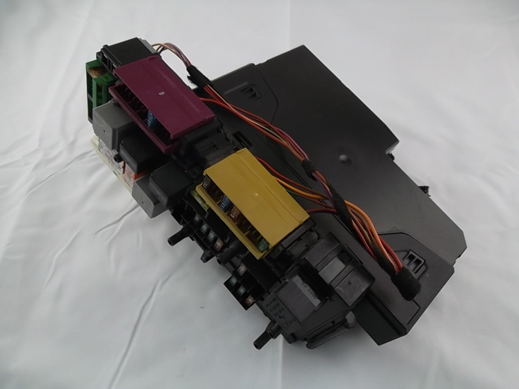 2012-2014 Mercedes Benz C300 SAM Fuse Relay Box Control Rear 204-906-02-05
