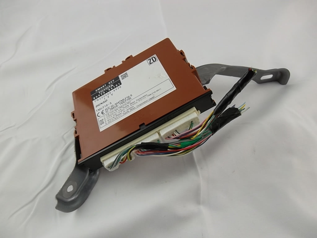2012-2015 Toyota Camry ECU Computer Smart Key Module 89990-06101