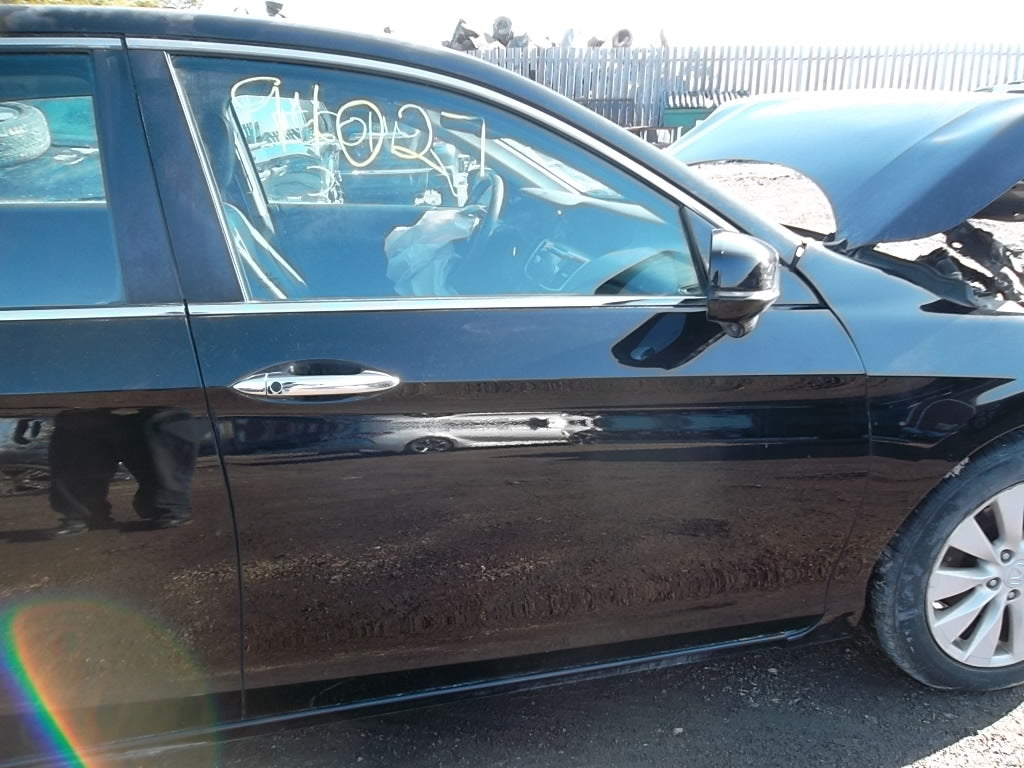 2013-2017 Honda Accord Sedan Front Door Passenger 67010-T2A-A90