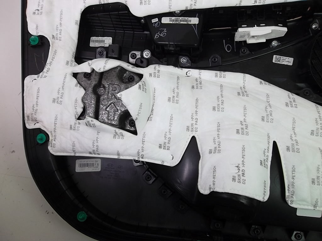 2019-2020 Hyundai Santa Fe Front Passenger Door Trim Panel 82308-S2080