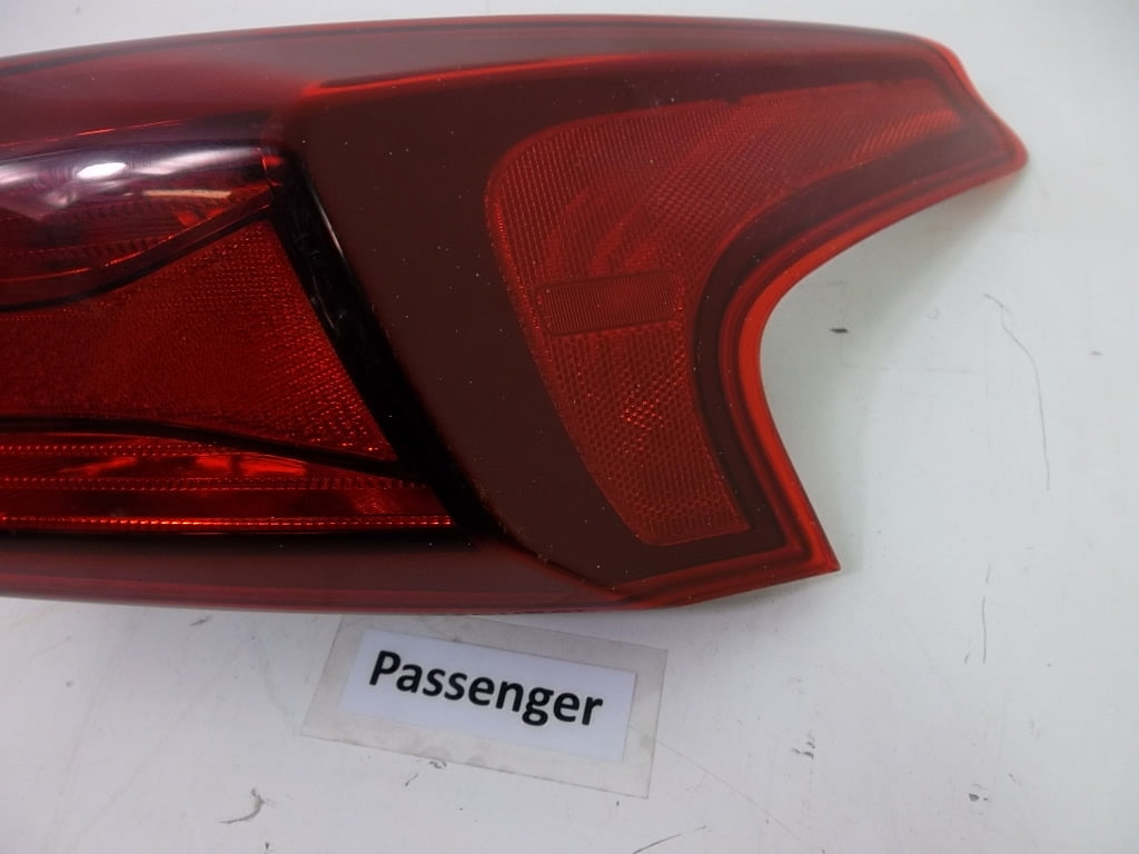 2019-2020 Hyundai Santa Fe Passenger Outer Tail Light 92402-S2000