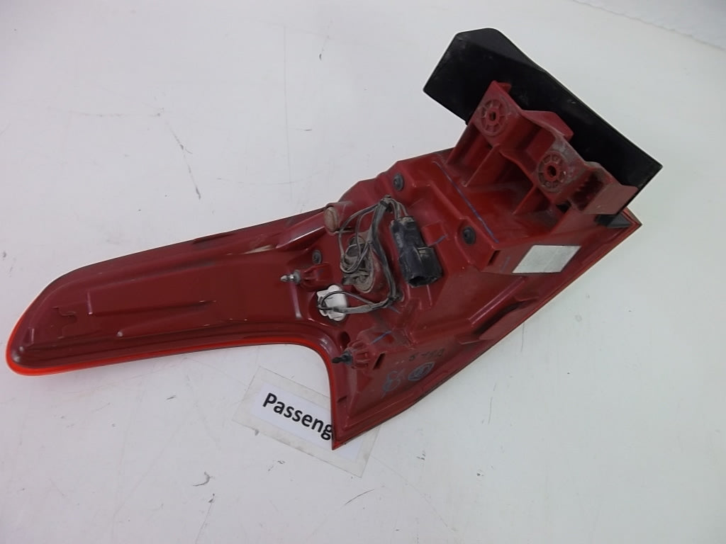 2019-2020 Hyundai Santa Fe Passenger Outer Tail Light 92402-S2000