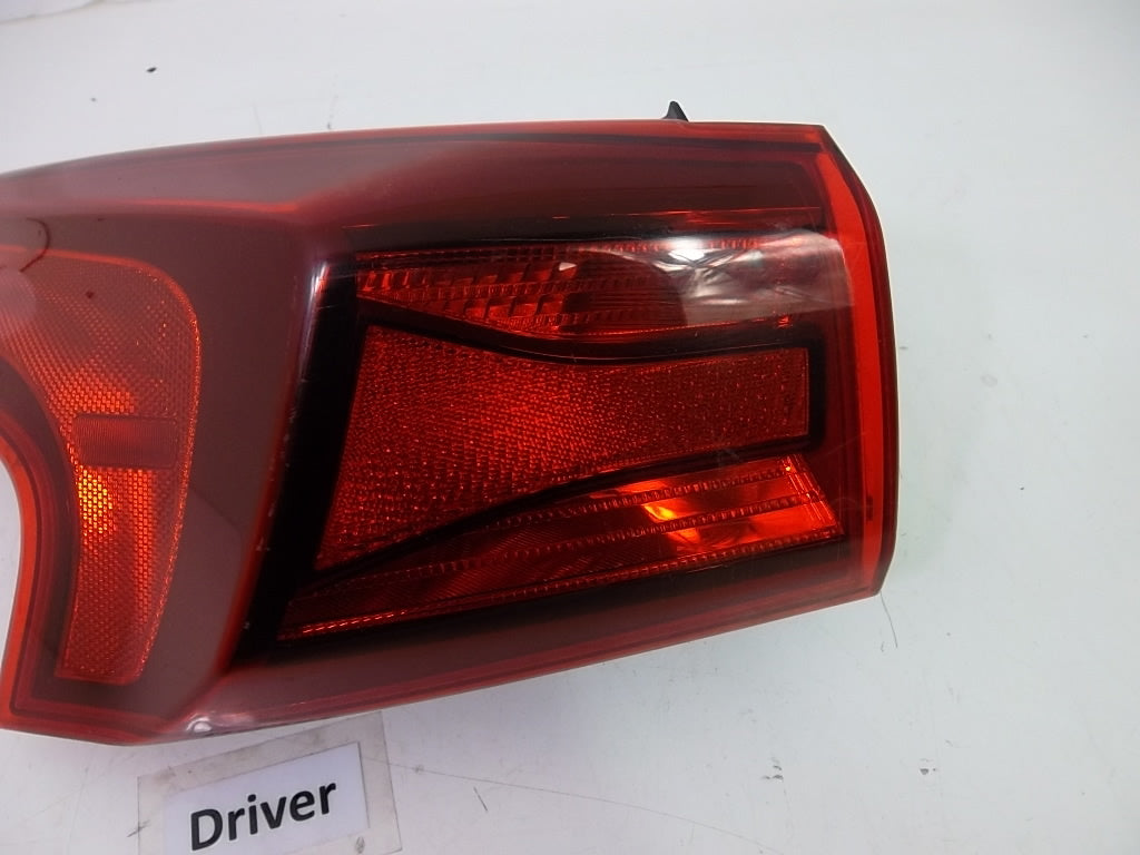 2019-2020 Hyundai Santa Fe Driver Outer Tail Light 92401-S2000