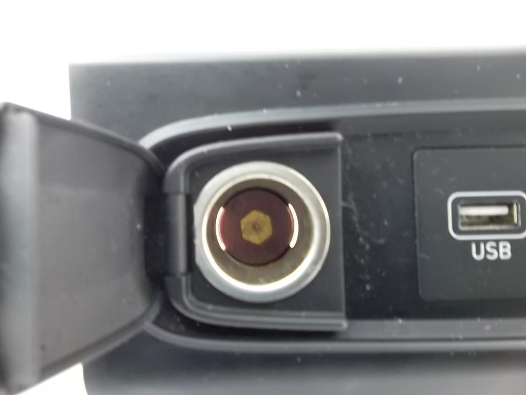 2019-2020 Hyundai Santa Fe USB Port Auxiliary Jack Charger Assembly 84630-S2020
