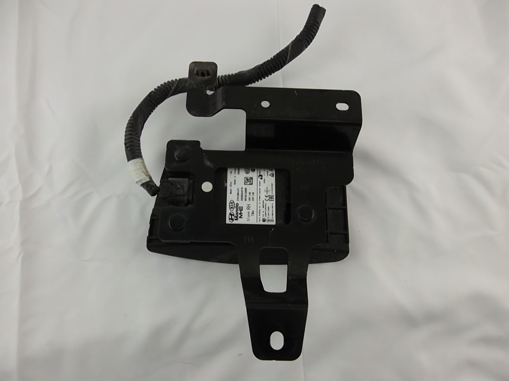 2019-2020 Hyundai Santa Fe Rear Passenger Blind Spot Radar Sensor 99150-S2000