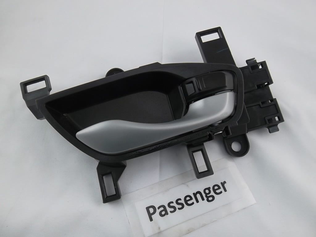 2017-2022 Honda CR-V   Front Right Door Interior Handle  72120-TLC-A01