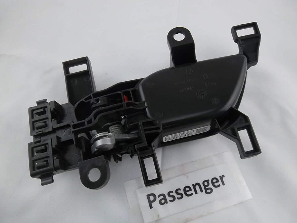2017-2022 Honda CR-V   Front Right Door Interior Handle  72120-TLC-A01
