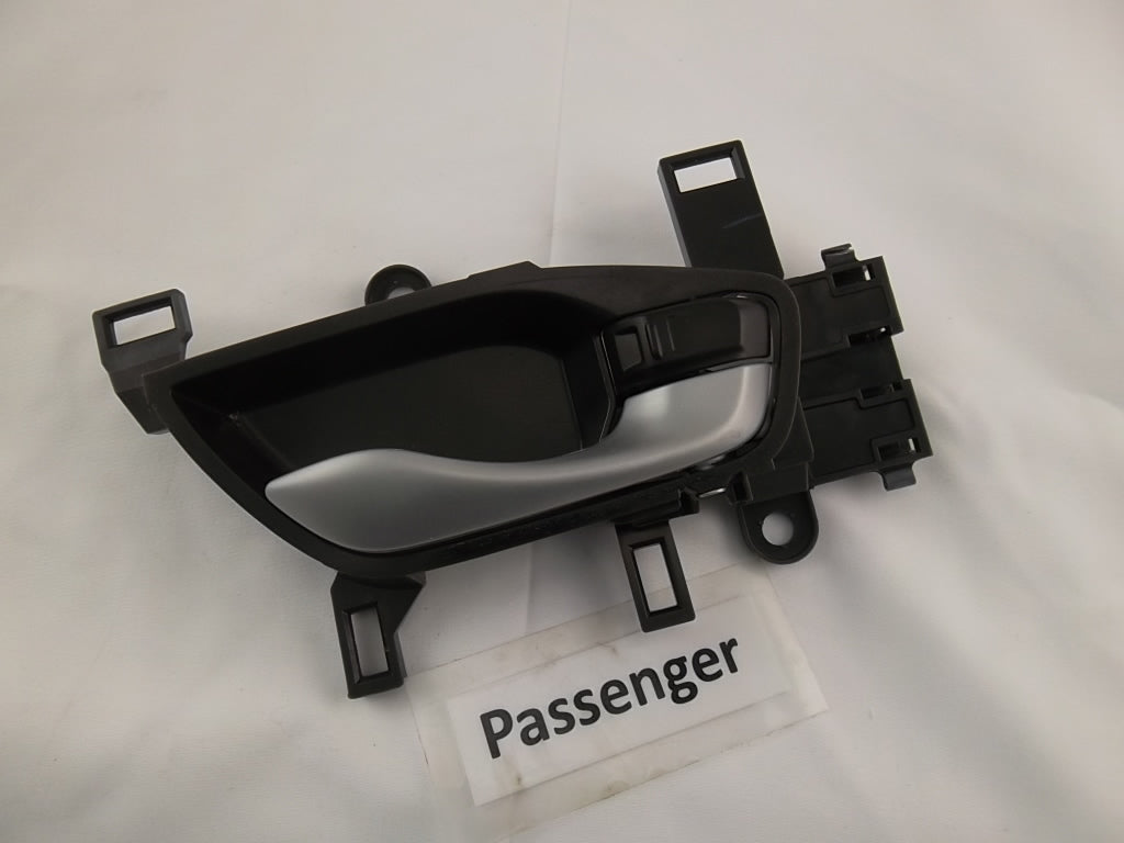 2017-2022 Honda CR-V   Front Right Door Interior Handle  72120-TLC-A01