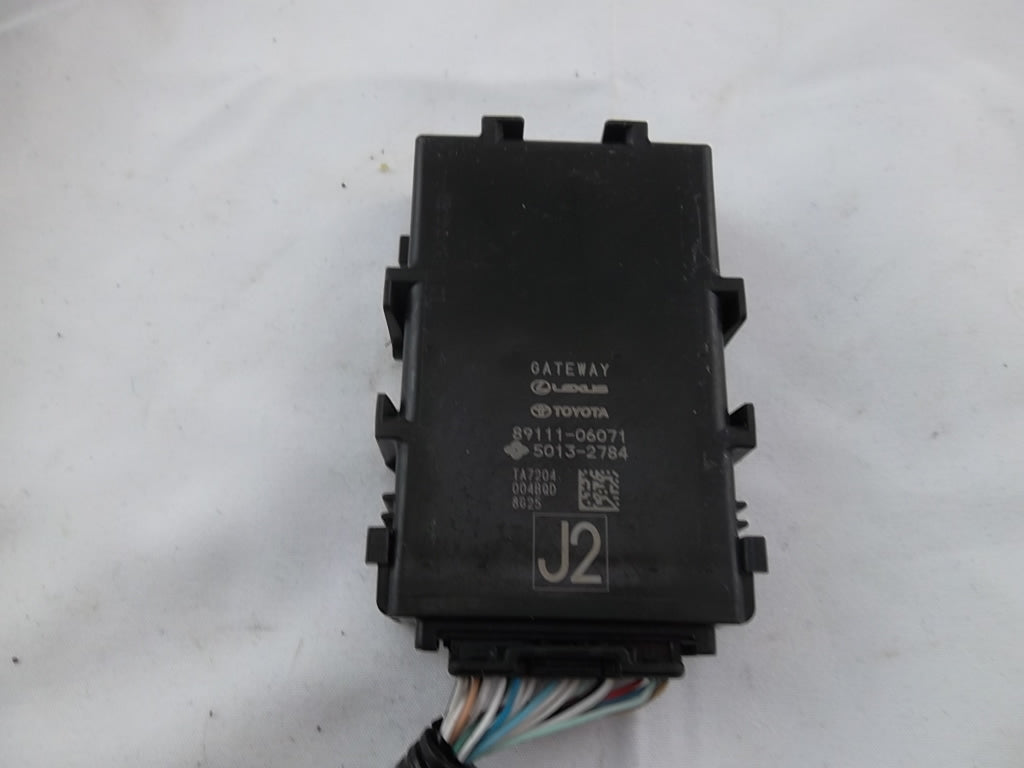 2018-2021 Toyota Camry Computer Network Gateway 89111-06071